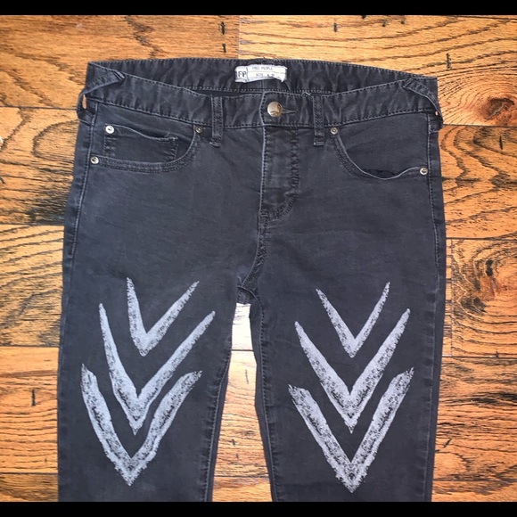 FREE PEOPLE black skinny jeans -size 28 - Picture 13 of 13